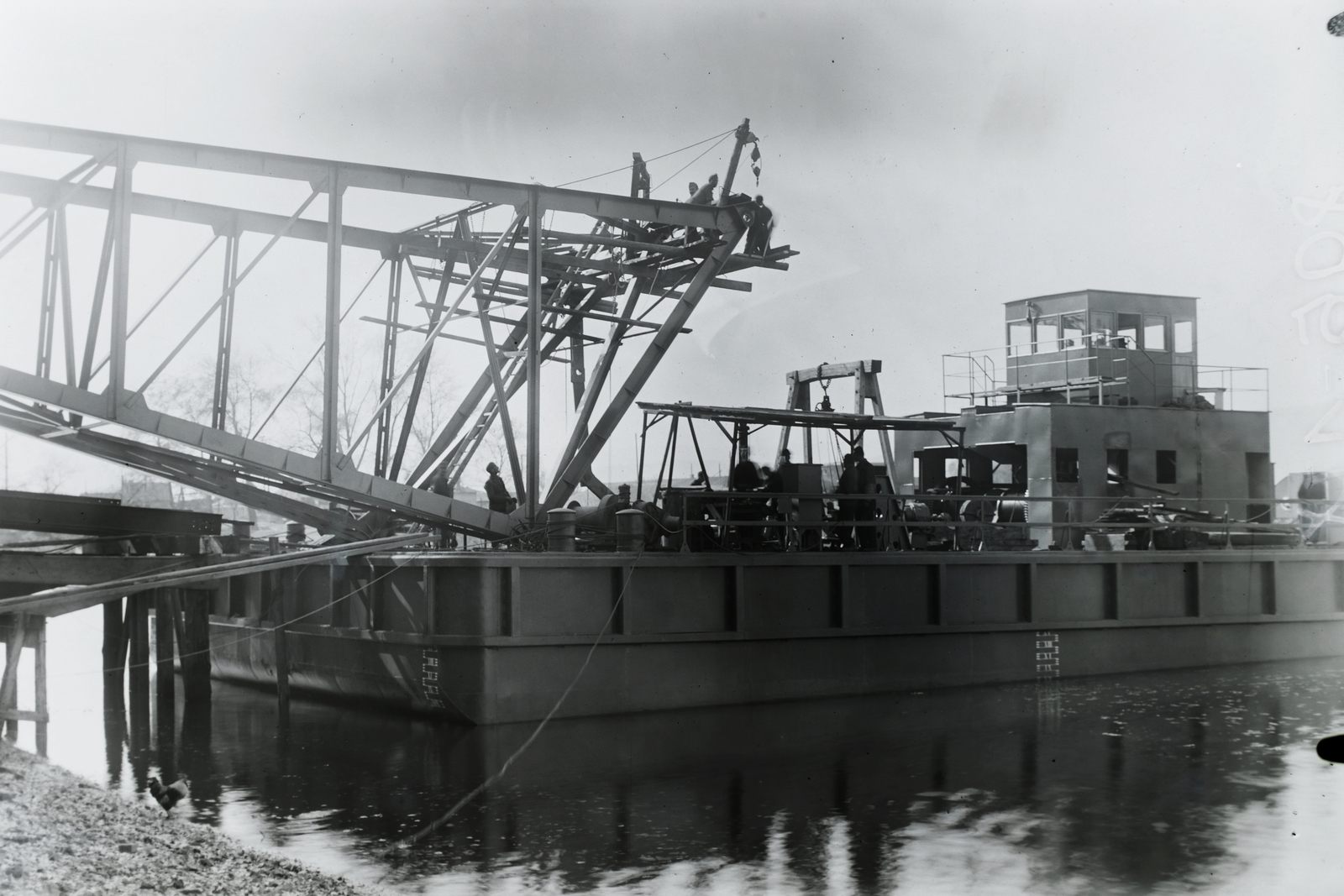 Hungary, »ADY ENDRE úszódaru építése.« Leltári jelzet: MMKM TFGY 2017.1.943., 1945, Magyar Műszaki és Közlekedési Múzeum / Történeti Fényképek Gyűjteménye / Ganz gyűjtemény, dredge, Fortepan #122922