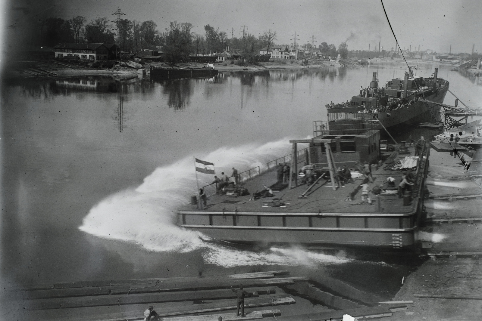 Hungary, »ADY ENDRE úszódaru vízrebocsájtása.« Leltári jelzet: MMKM TFGY 2017.1.1035., 1945, Magyar Műszaki és Közlekedési Múzeum / Történeti Fényképek Gyűjteménye / Ganz gyűjtemény, dredge, Fortepan #122941