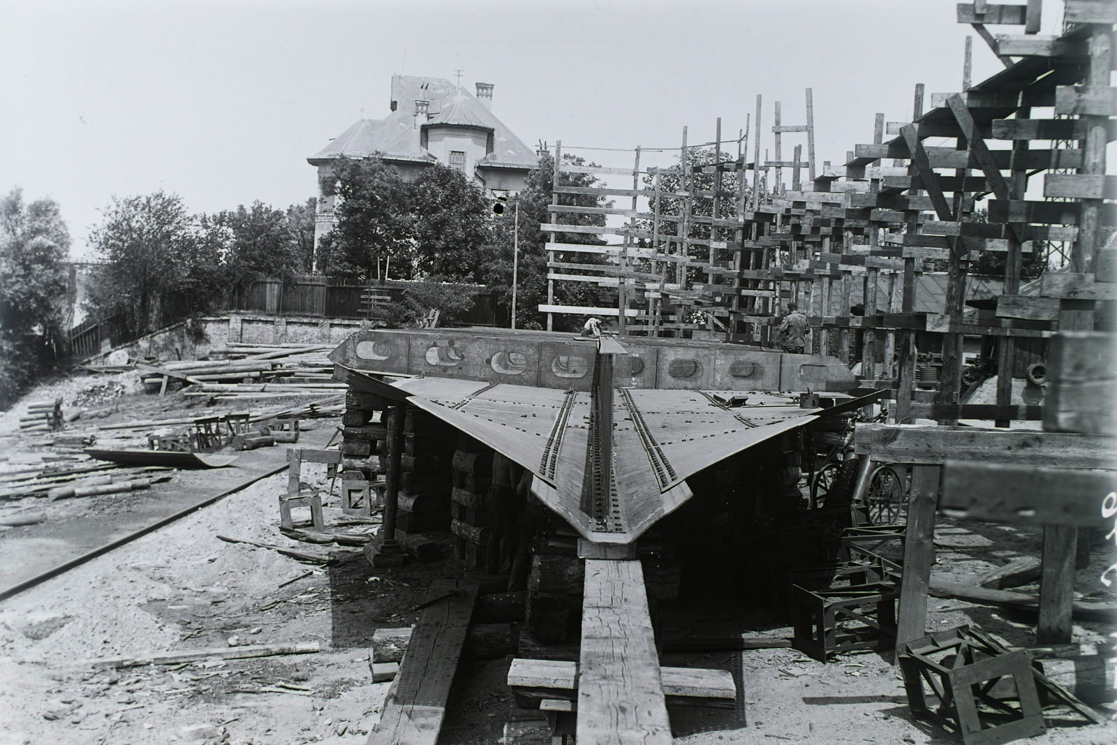 Hungary, »KRASZNOGORSZK (1949) 1100 tonnás tengeri áruszállító csavaros motorhajó .« Leltári jelzet: MMKM TFGY 2017.1.1328., 1949, Magyar Műszaki és Közlekedési Múzeum / Történeti Fényképek Gyűjteménye / Ganz gyűjtemény, shipbuilding industry, Fortepan #123031