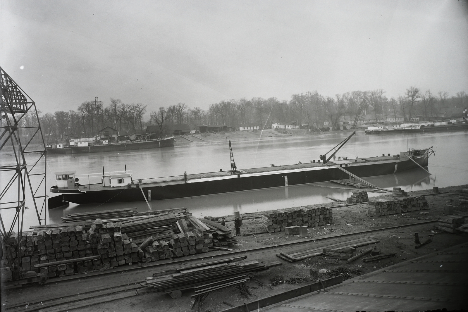 Magyarország, Budapest XIII., Újpesti-öböl, Ganz és Tsa. Villamossági-, Gép-, Waggon- és Hajógyár Rt. MFTR 1118 uszály vízre bocsátás után. Leltári jelzet: MMKM TFGY 2017.1.469., 1939, Magyar Műszaki és Közlekedési Múzeum / Történeti Fényképek Gyűjteménye / Ganz gyűjtemény, uszály, Budapest, Fortepan #123206