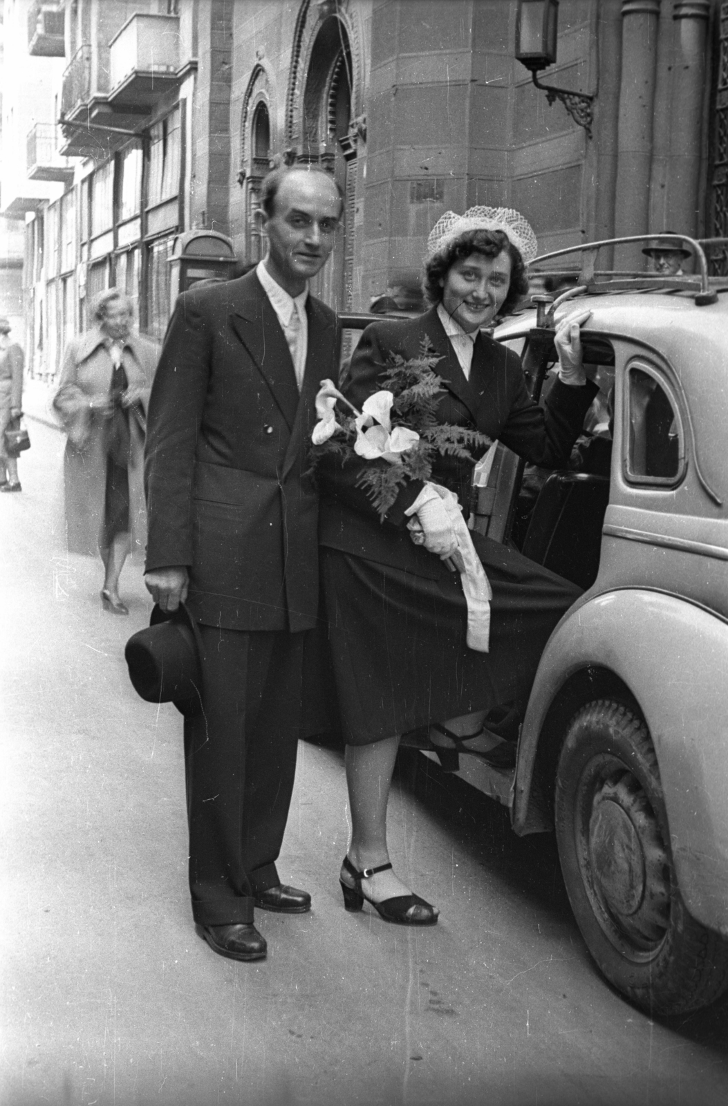 Magyarország, Budapest VII., Rumbach Sebestyén utca a kis zsinagógától a Madách Imre tér felé nézve., 1950, Hámori Gyula, Budapest, autóba szállás, Fortepan #123261