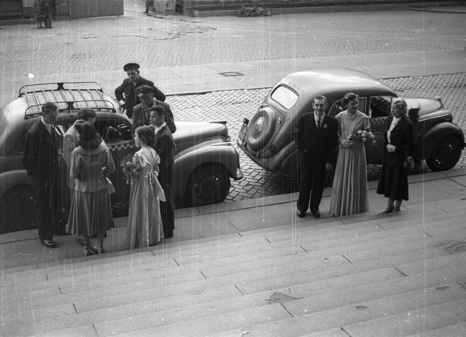 Magyarország, Budapest V., Szent István tér, a felvétel a Szent István-bazilika előtt készült., 1950, Hámori Gyula, Budapest, Fortepan #123274