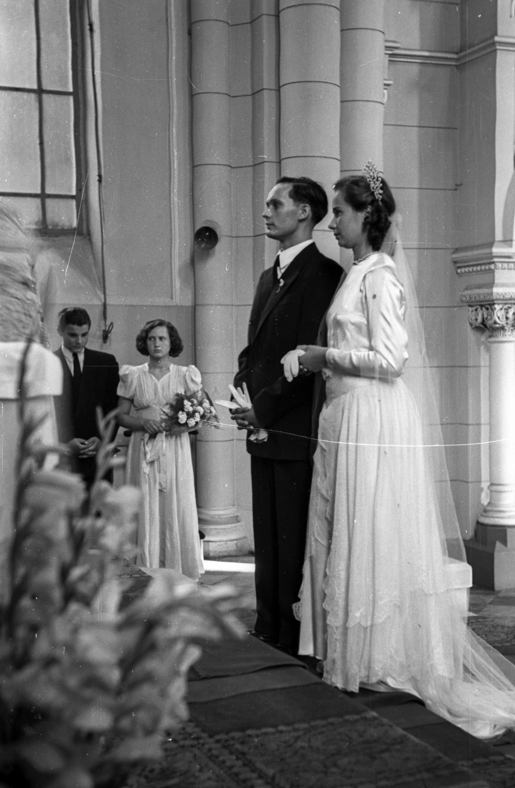 Hungary, Budapest IX., Bakáts tér, Assisi Szent Ferenc-templom., 1951, Hámori Gyula, wedding ceremony, bride, groom, Budapest, Fortepan #123308