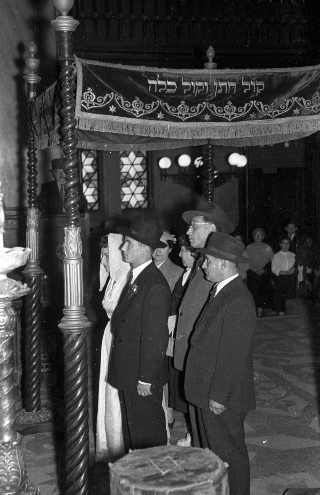 Magyarország, Budapest VII., hüpe (menyegzői baldachin) a Dohány utcai zsinagógában., 1953, Hámori Gyula, zsidóság, Budapest, hüpe, Fortepan #123414