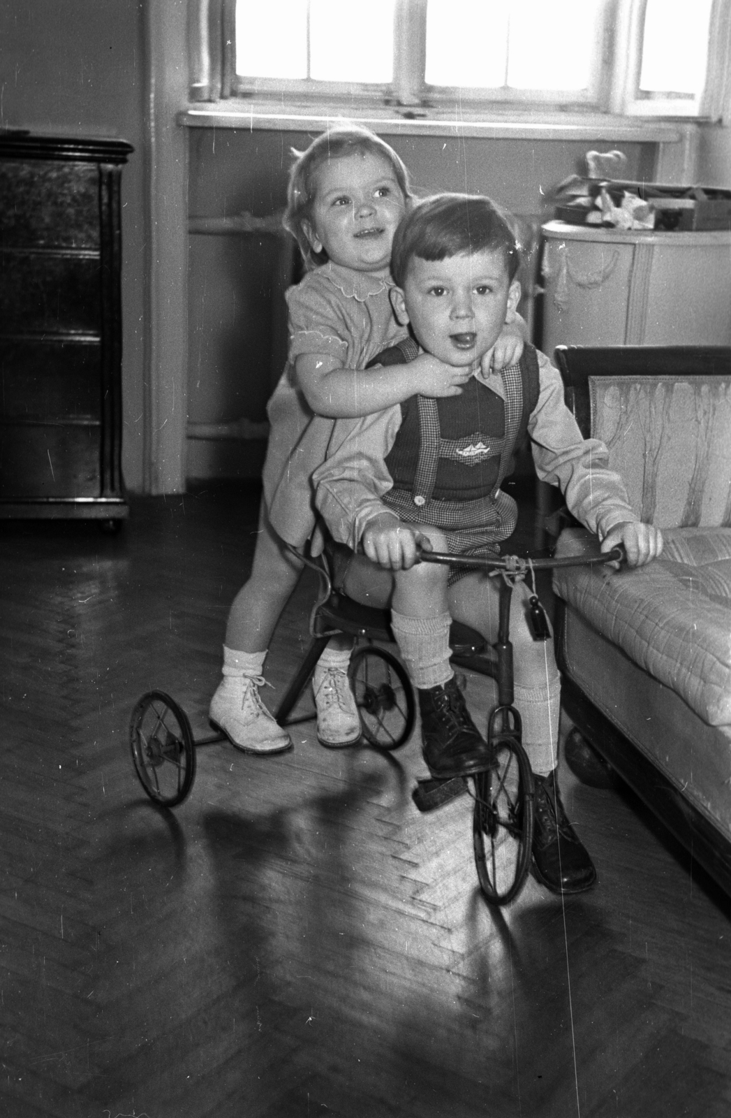 1953, Hámori Gyula, kids' tricycles, brothers, Fortepan #123463