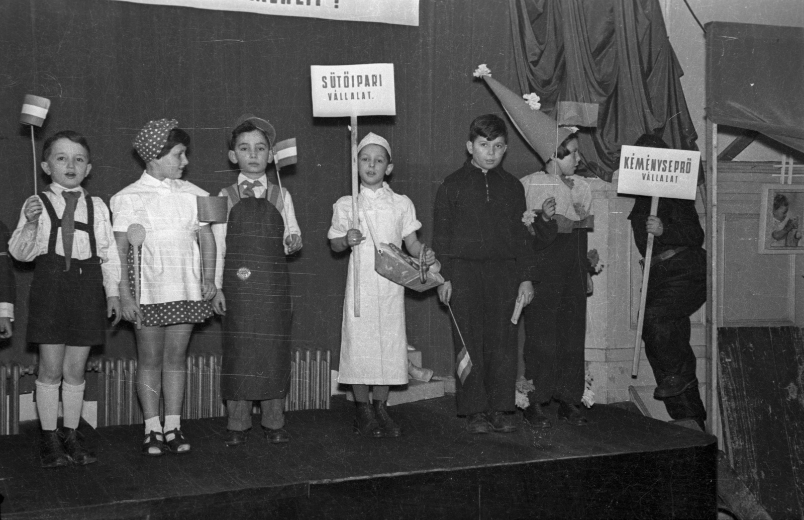 1953, Hámori Gyula, kids, stage, board, costume, Fortepan #123473