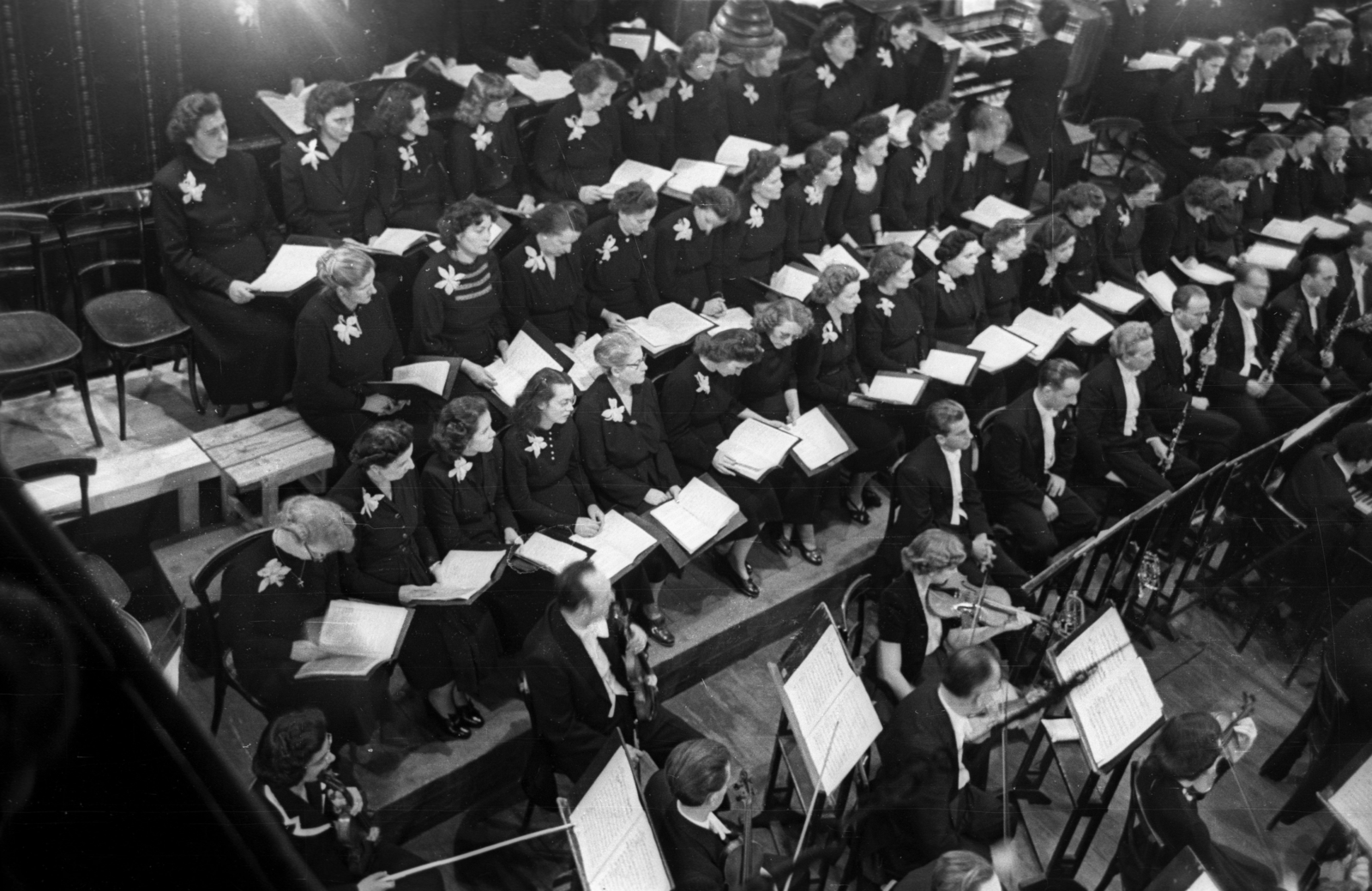 Hungary, Budapest VI., Zeneakadémia, Nagyterem., 1953, Hámori Gyula, choir, sheet music, music-stand, Budapest, Fortepan #123488