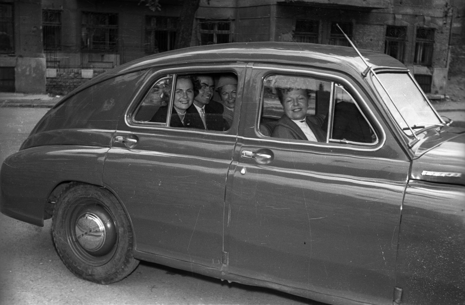 1958, Hámori Gyula, automobil, csoportkép, GAZ M20 Pobeda, Fortepan #123777