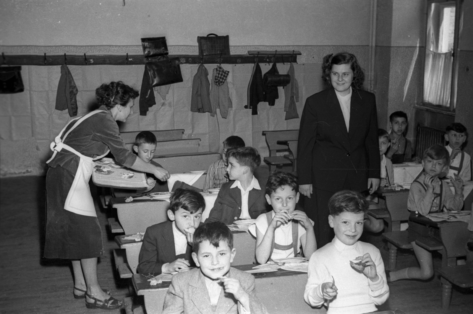 1954, Hámori Gyula, classroom, kids, Fortepan #123787