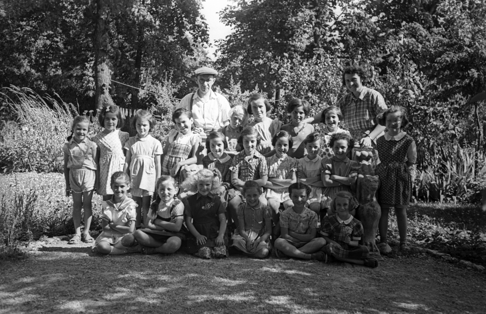1954, Hámori Gyula, kids, tableau, girls, summer, Fortepan #123791