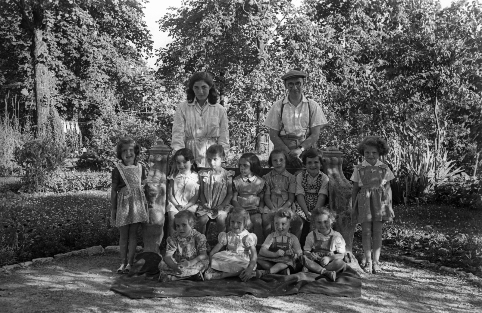 1954, Hámori Gyula, kids, tableau, girls, summer, Fortepan #123798