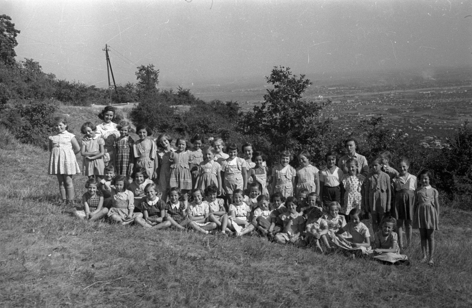 Hungary, untitled, Budapest XII., rét a Kalóz út környékén., 1954, Hámori Gyula, Budapest, tableau, girls, summer dresses, teacher, Fortepan #123809