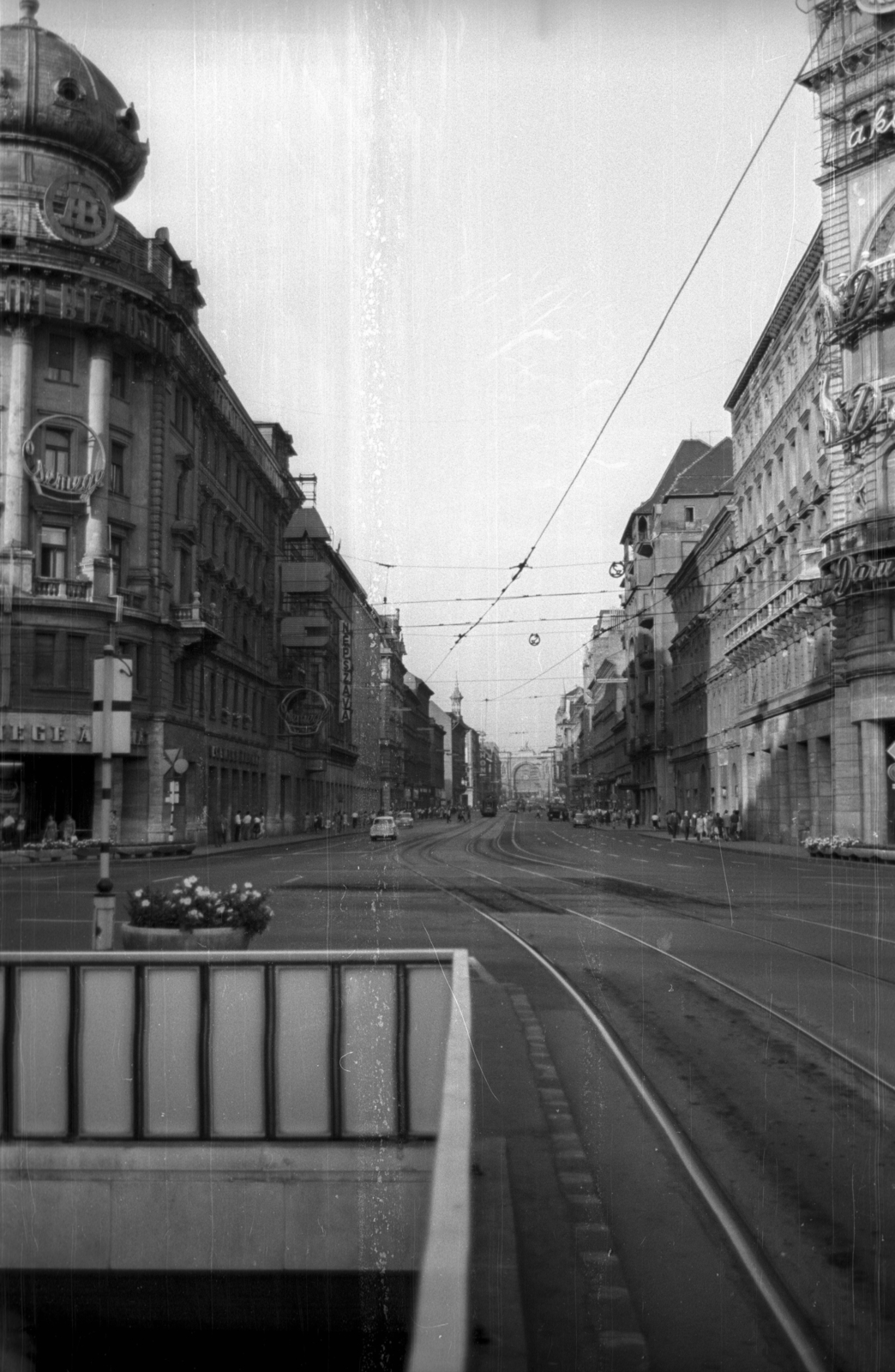 Hungary, Budapest VIII.,Budapest VII., Rákóczi út a Blaha Lujza tértől a Keleti pályaudvar felé nézve., 1969, Szepesfalvy Gábor, Budapest, Fortepan #123839