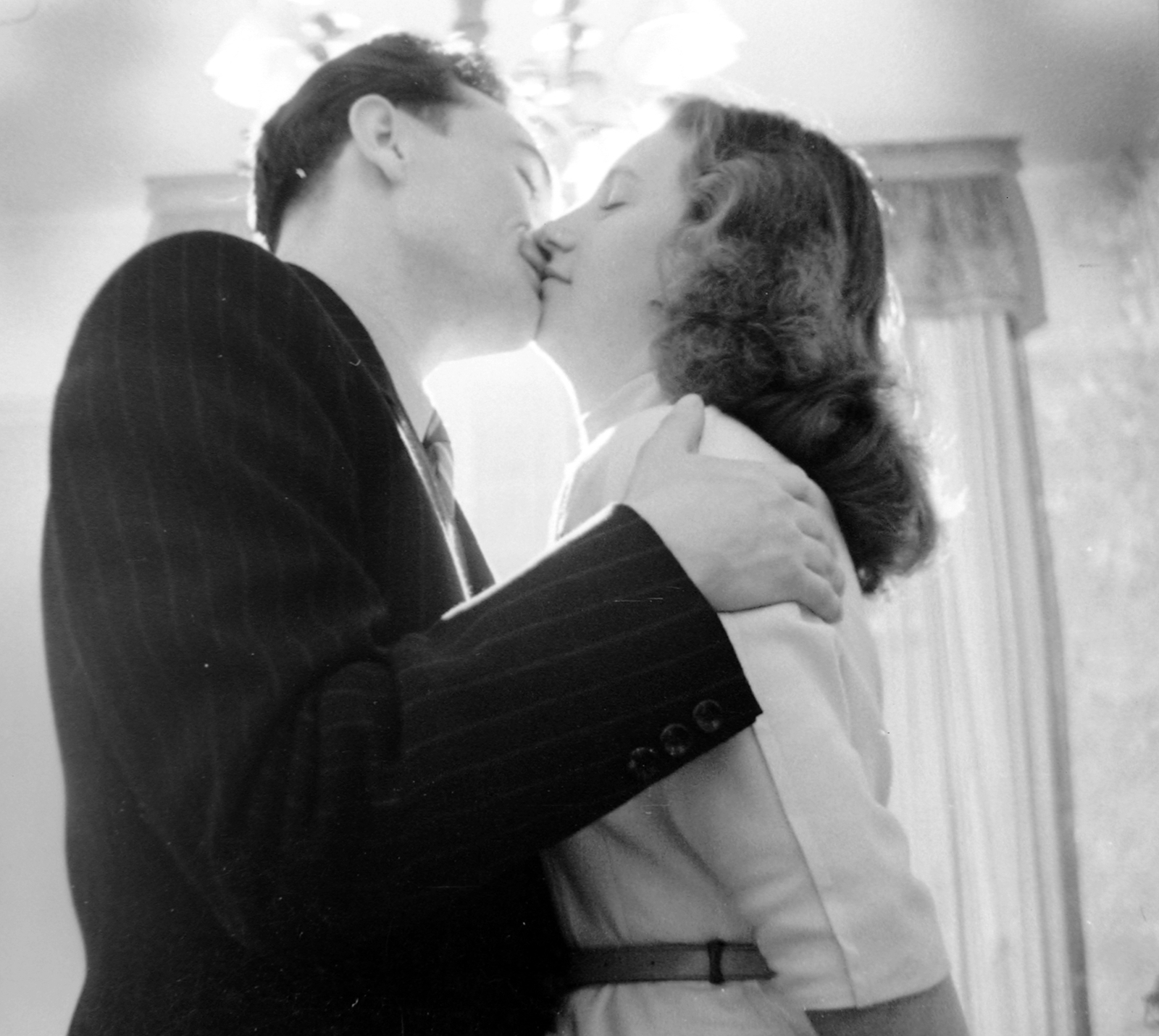 1952, Szent-tamási Mihály, love, kiss, closed eyes, Fortepan #12384