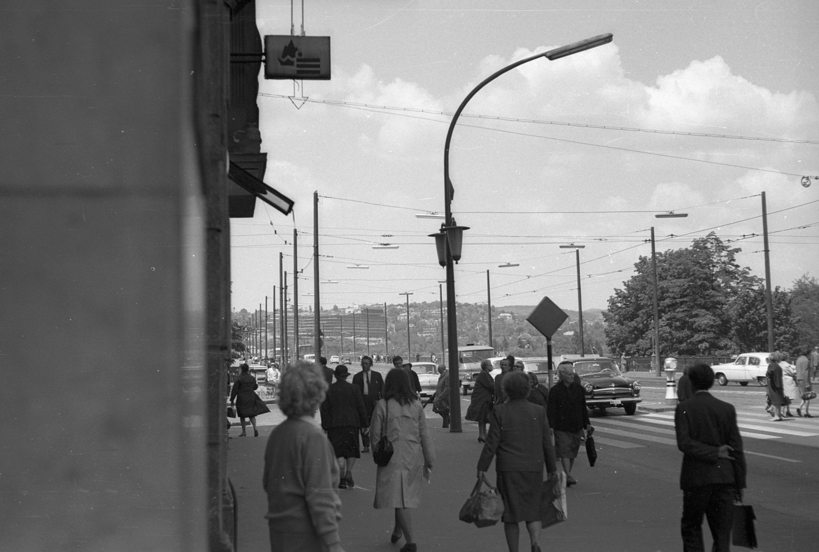 Magyarország, Budapest V.,Budapest II.,Budapest XIII., Margit híd és a Rózsadomb a Szent István körútról nézve., 1970, Szepesfalvy Gábor, GAZ-márka, Zuk-márka, GAZ M21 Volga, Budapest, Fortepan #123879