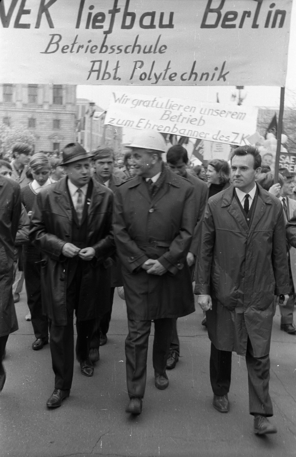 Germany, Berlin, Kelet-Berlin, Múzeum-sziget, Rathausstrasse a Schlossplatz (Marx Engels Platz) felé nézve, balra a háttérben a Neuer Marstall., 1967, Szepesfalvy Gábor, GDR, East-Berlin, Fortepan #123907