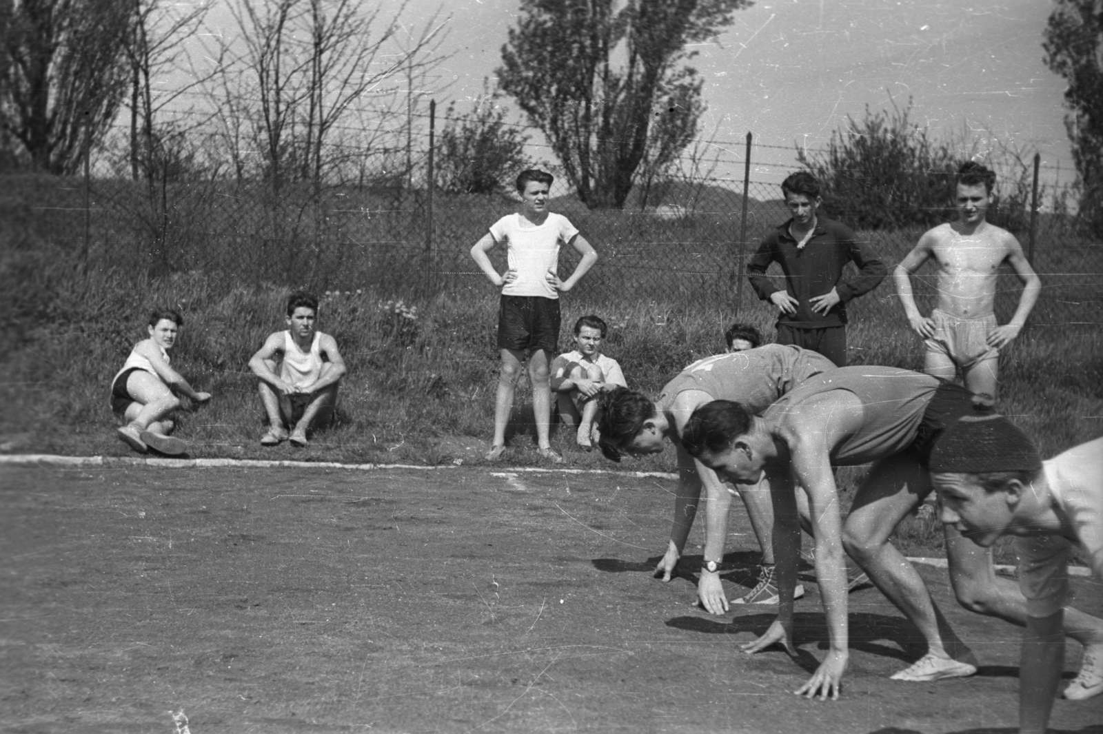 Hungary, Margit Islands, Budapest, Sporttelep (később az ún. évelőkertet alakították ki a helyén)., 1958, Ember Károly, akimbo, athletics, sport jersey, Fortepan #123977