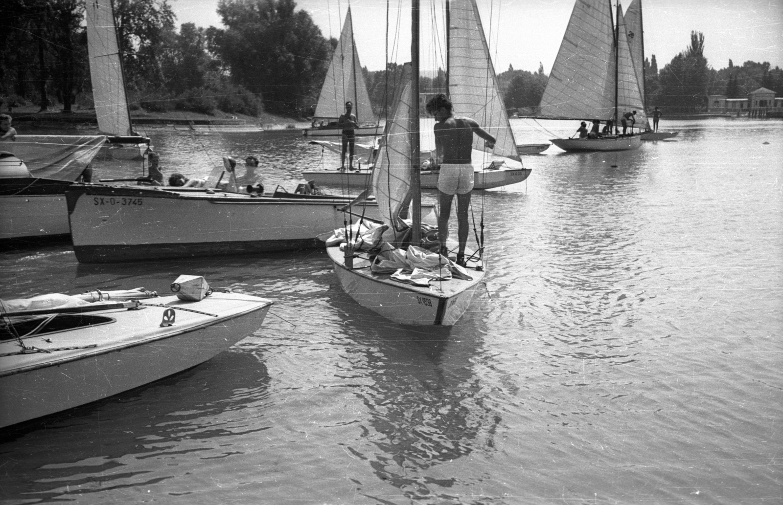 Hungary, Balatonföldvár, kikötő, szemben a Galamb sziget., 1958, Ember Károly, sailboat, Lake Balaton, Fortepan #123992