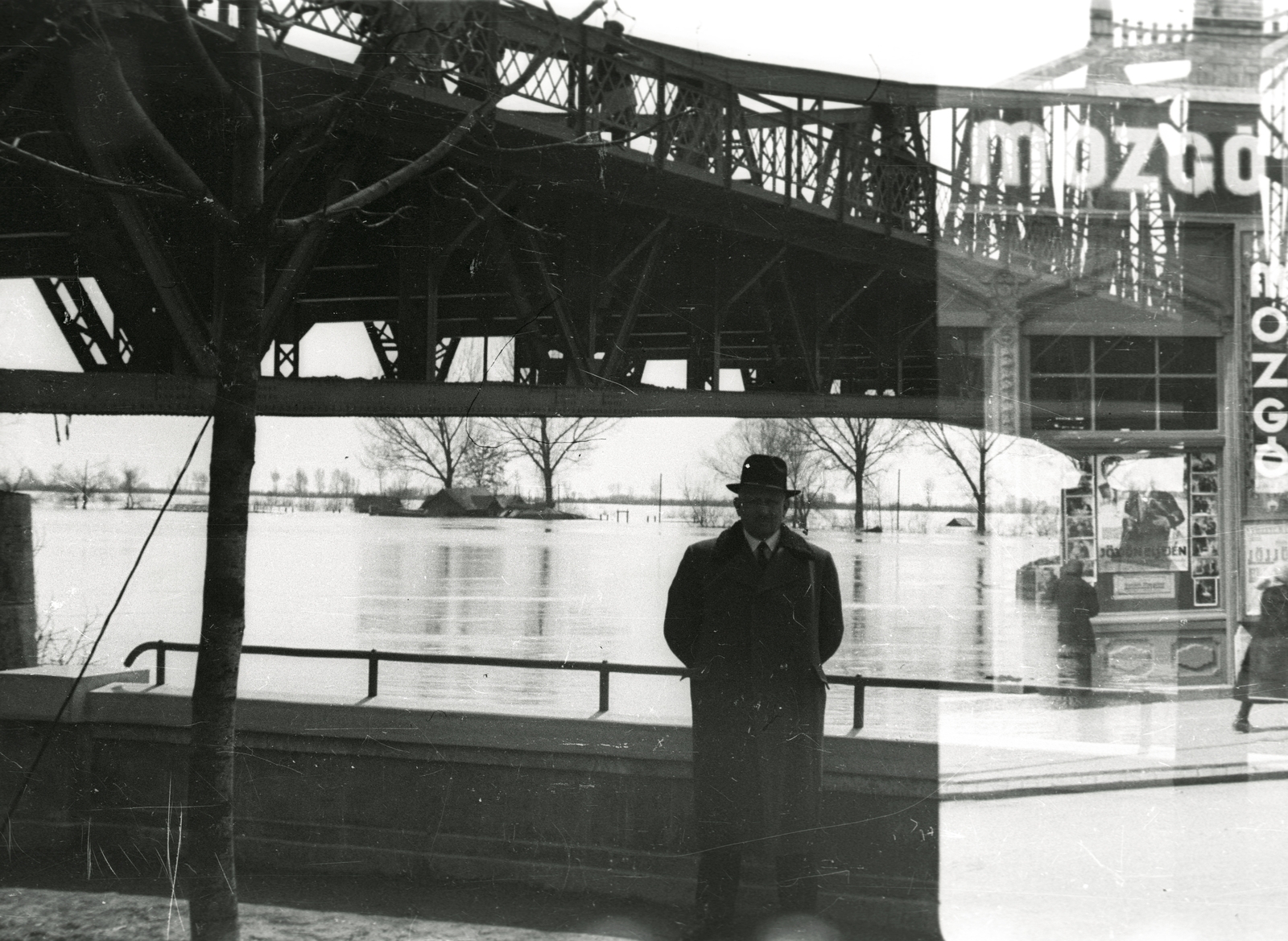 Magyarország, Szolnok, Tisza híd., 1939, Lenkey Márton, híd, rontott fotó, kettős expozíció, hátratett kéz, Fortepan #124026