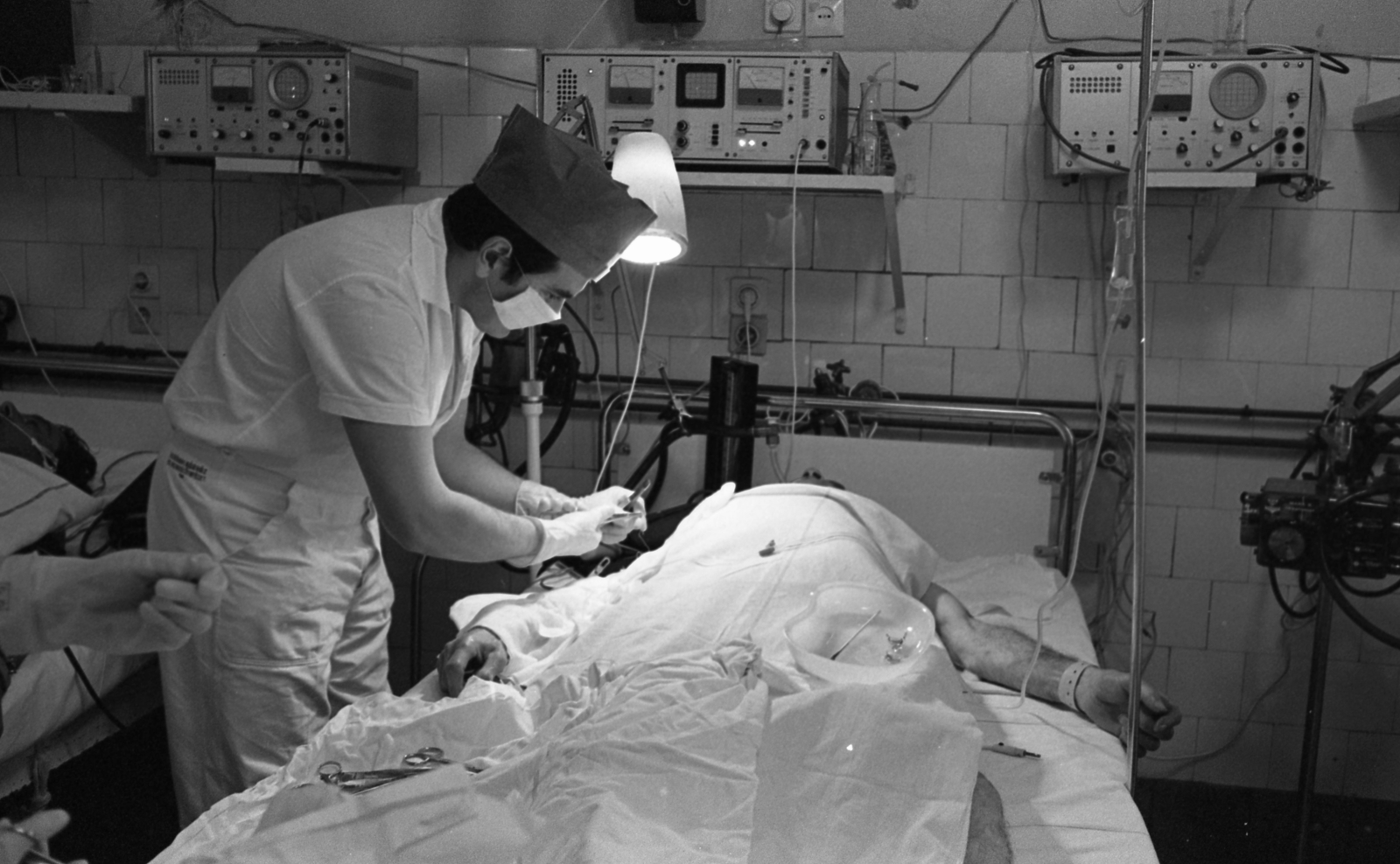 1983, Urbán Tamás, medical institution, medical instrument, intensive care, Fortepan #124357