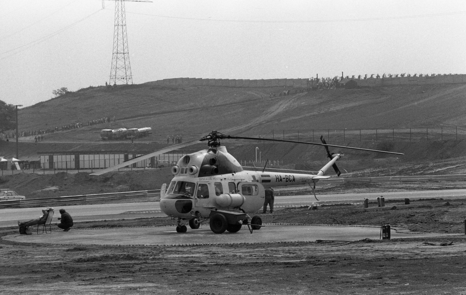 Hungary, Hungaroring, Mogyoród, az Országos Mentőszolgálat mentőhelikoptere., 1986, Urbán Tamás, helicopter, Mil-brand, Fortepan #124534