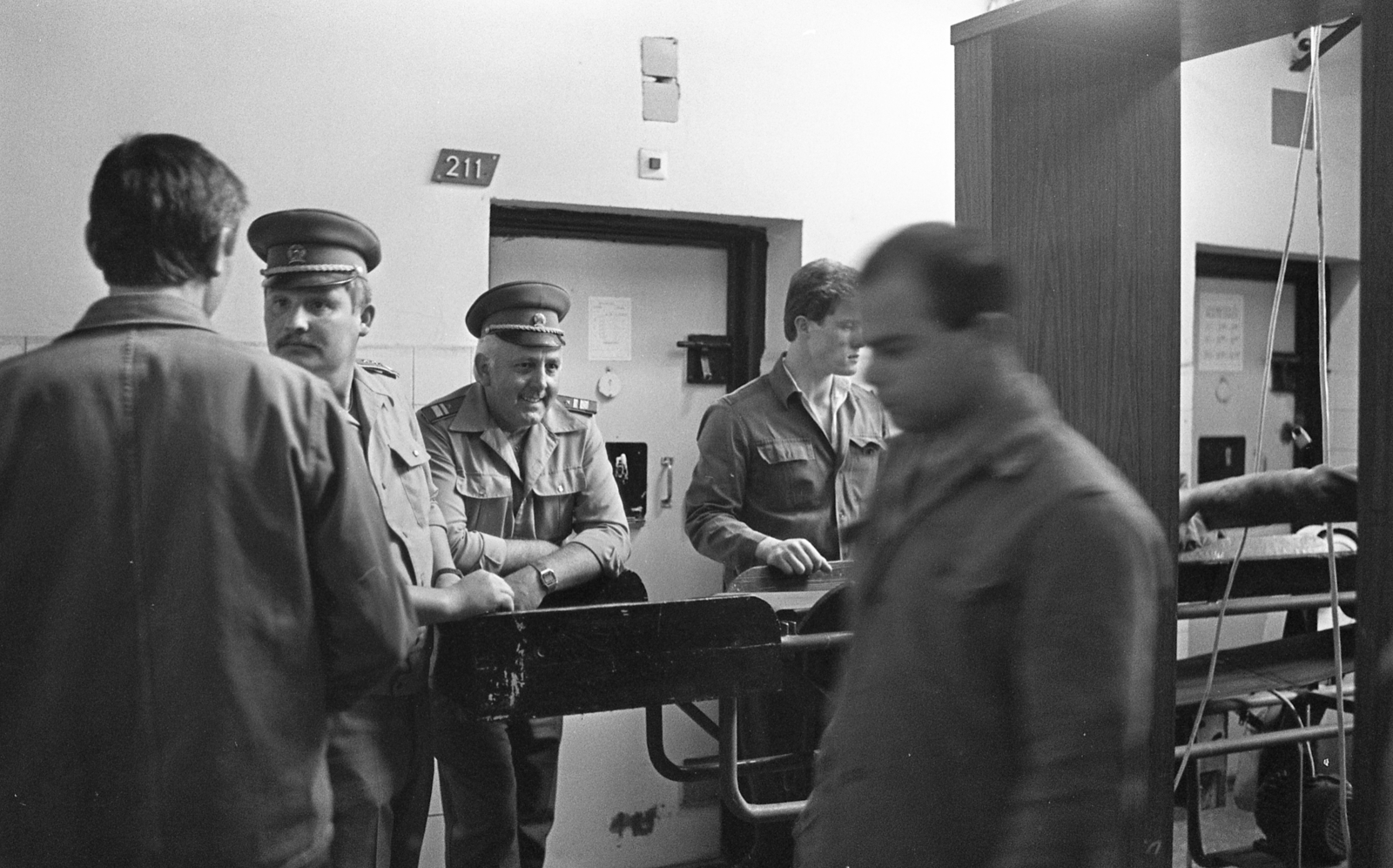 Hungary, Márianosztra, Márianosztrai Fegyház és Börtön, fémkereső biztonsági kapu., 1987, Urbán Tamás, prison, prison guard, Fortepan #124672