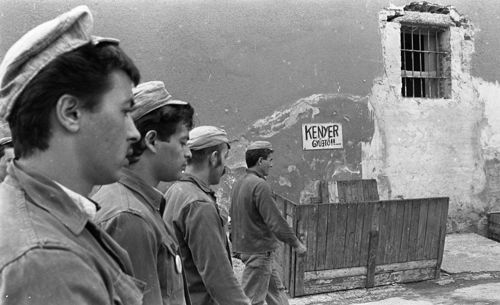 Hungary, Márianosztra, a Márianosztrai Fegyház és Börtön udvara., 1987, Urbán Tamás, prison, Fortepan #124679