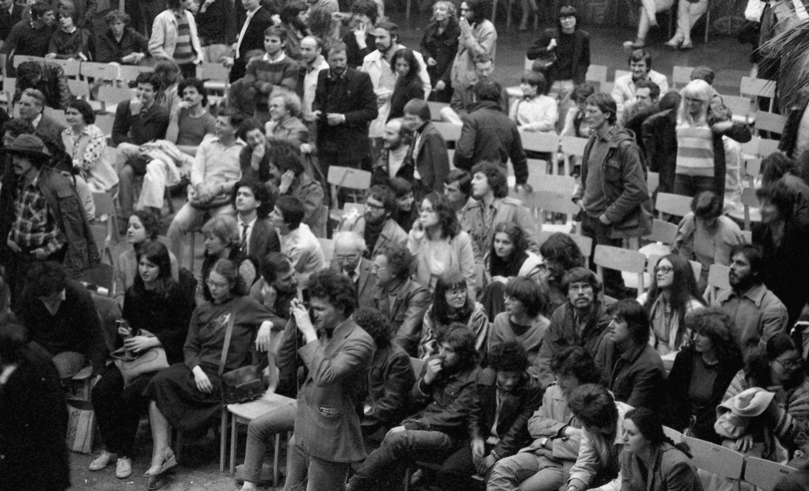 Hungary, Budapest XI., Villányi út 29-43., a Kertészeti Egyetem Klubja (KEK), a felvétel Szirtes János performansza alkalmával készült., 1981, Urbán Tamás, Budapest, Fortepan #124830