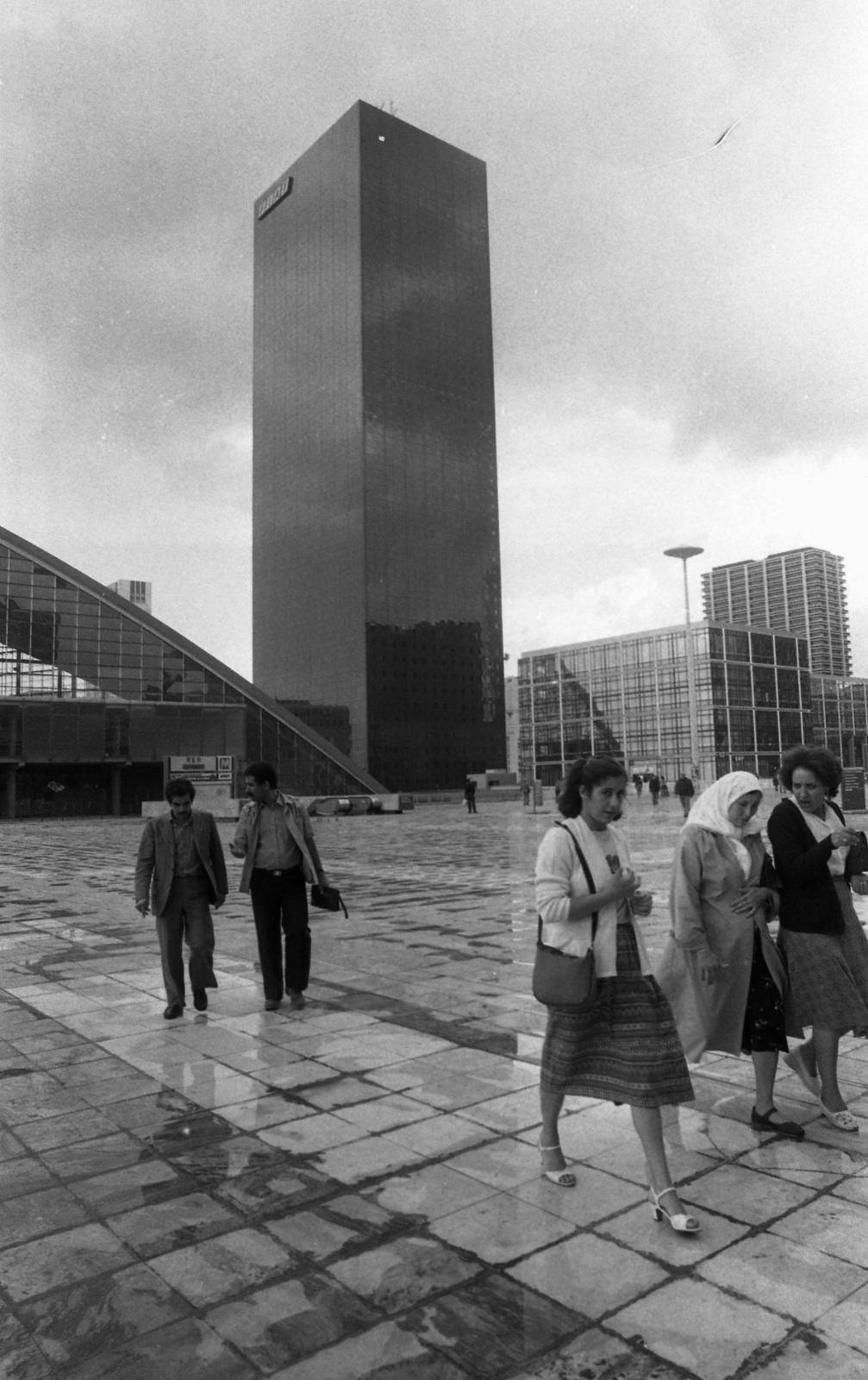 France, Puteaux, La Défense üzleti központ Párizs elővárosában., 1982, Urbán Tamás, square, high-rise building, modern architecture, Skidmore, Owings & Merrill-design, Roger Saubot-design, Francois Jullien-design, Fortepan #124908