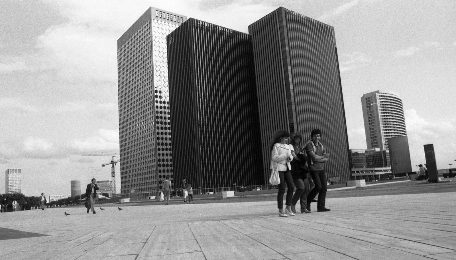 Franciaország, Puteaux, La Défense üzleti központ Párizs elővárosában., 1982, Urbán Tamás, tér, felhőkarcoló, modern építészet, Fortepan #124910