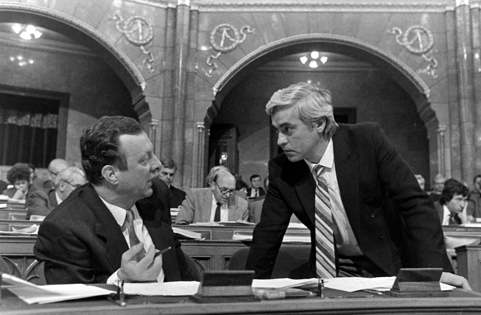 Magyarország, Budapest V., Parlament, az Országgyűlés ülése. Elöl Fodor István és Király Zoltán, a háttérben jobb szélen Roszik Gábor., 1990, Urbán Tamás, Budapest, Fortepan #124977