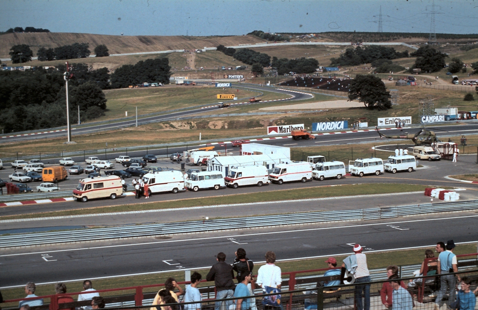 Hungary, Hungaroring, Mogyoród, a felvétel a Formula-1 második magyar nagydíj alkalmával készült., 1987, Urbán Tamás, ambulance, Fortepan #124995