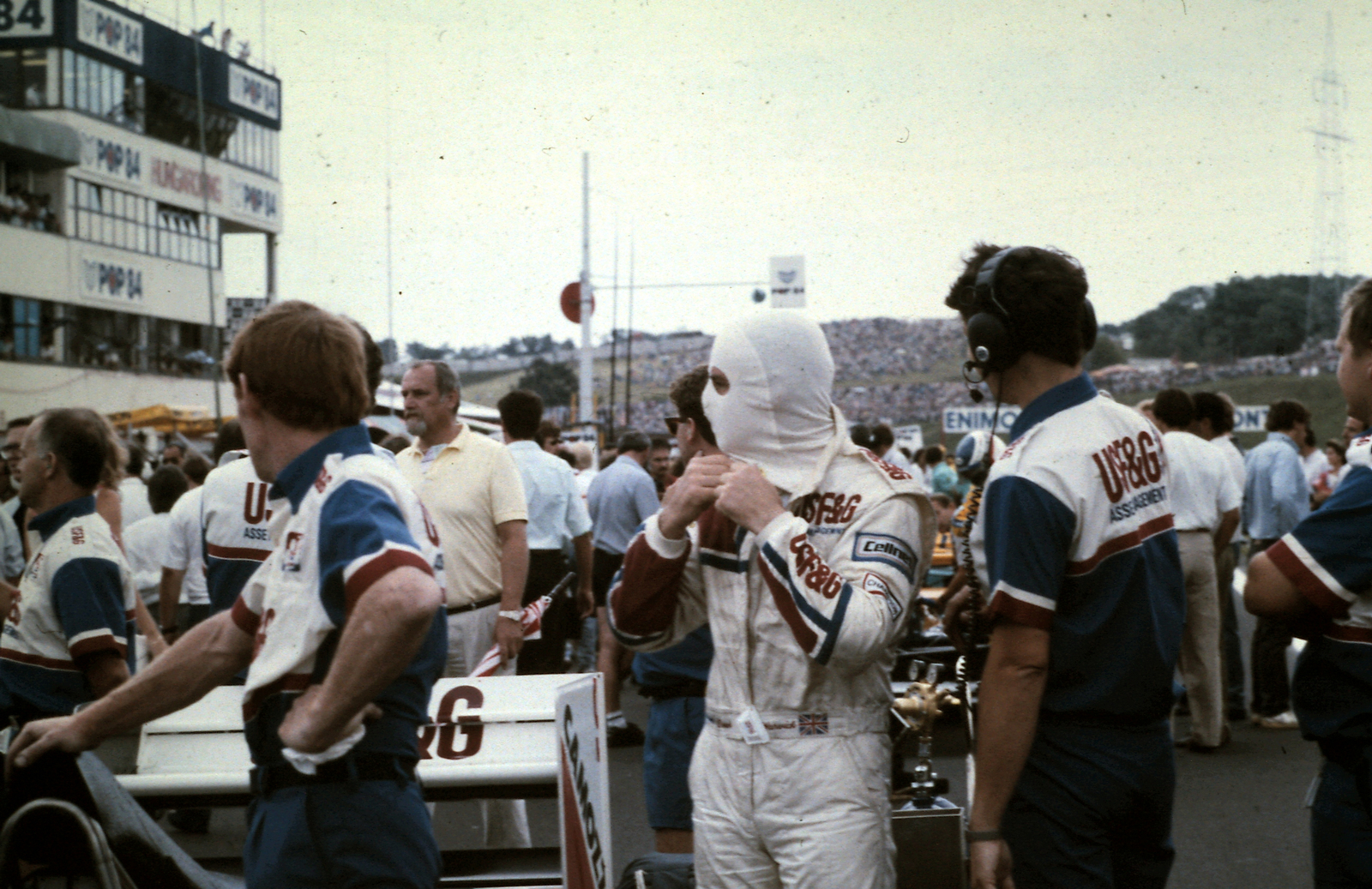 Hungary, Hungaroring, Mogyoród, Formula-1 harmadik magyar nagydíj, Derek Warwick, az Arrows-Megatron csapat tagja készülődik a rajtra., 1988, Urbán Tamás, colorful, Fortepan #125011