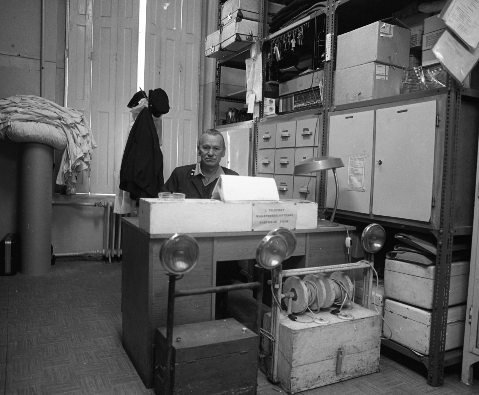 Hungary, 1986, Urbán Tamás, chest, male nurse, ambulance station, Fortepan #125044