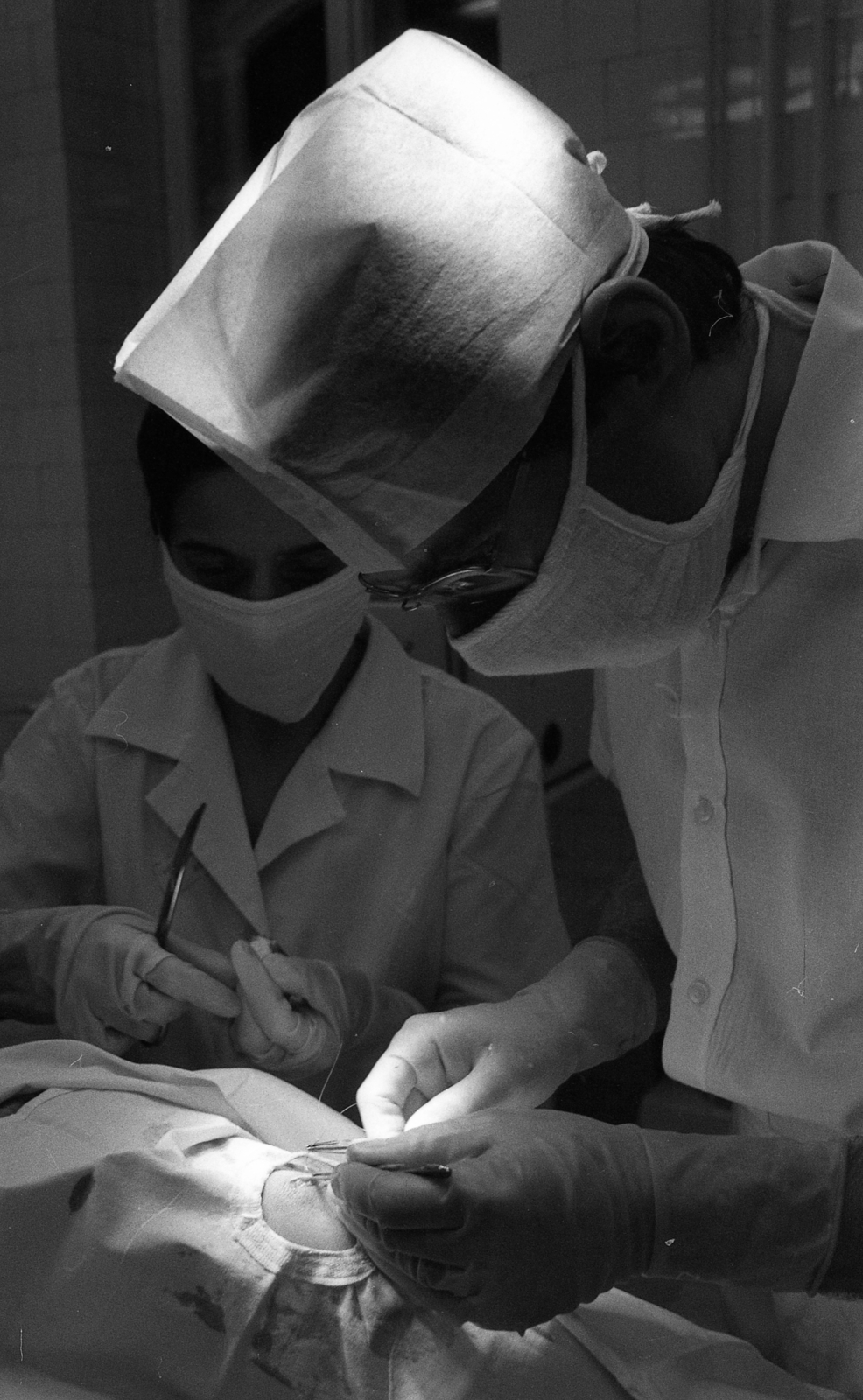 Hungary, Budapest VIII., Heim Pál Gyermekkórház, baleseti ügyelet, sürgősségi ellátás., 1984, Urbán Tamás, medical institution, doctor, surgery, Budapest, Fortepan #125179