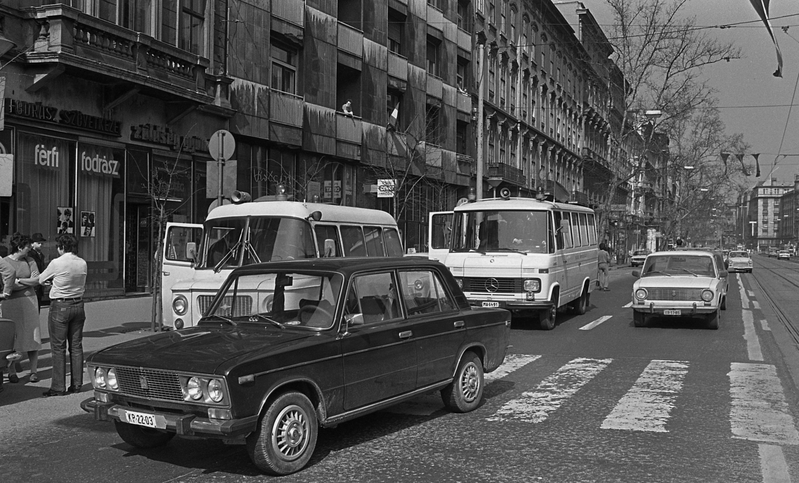 Hungary, Budapest V., Múzeum körút a Bródy Sándor utcával szemben, az Astoria kereszteződés felé nézve., 1988, Urbán Tamás, Budapest, crosswalk, Fortepan #125238