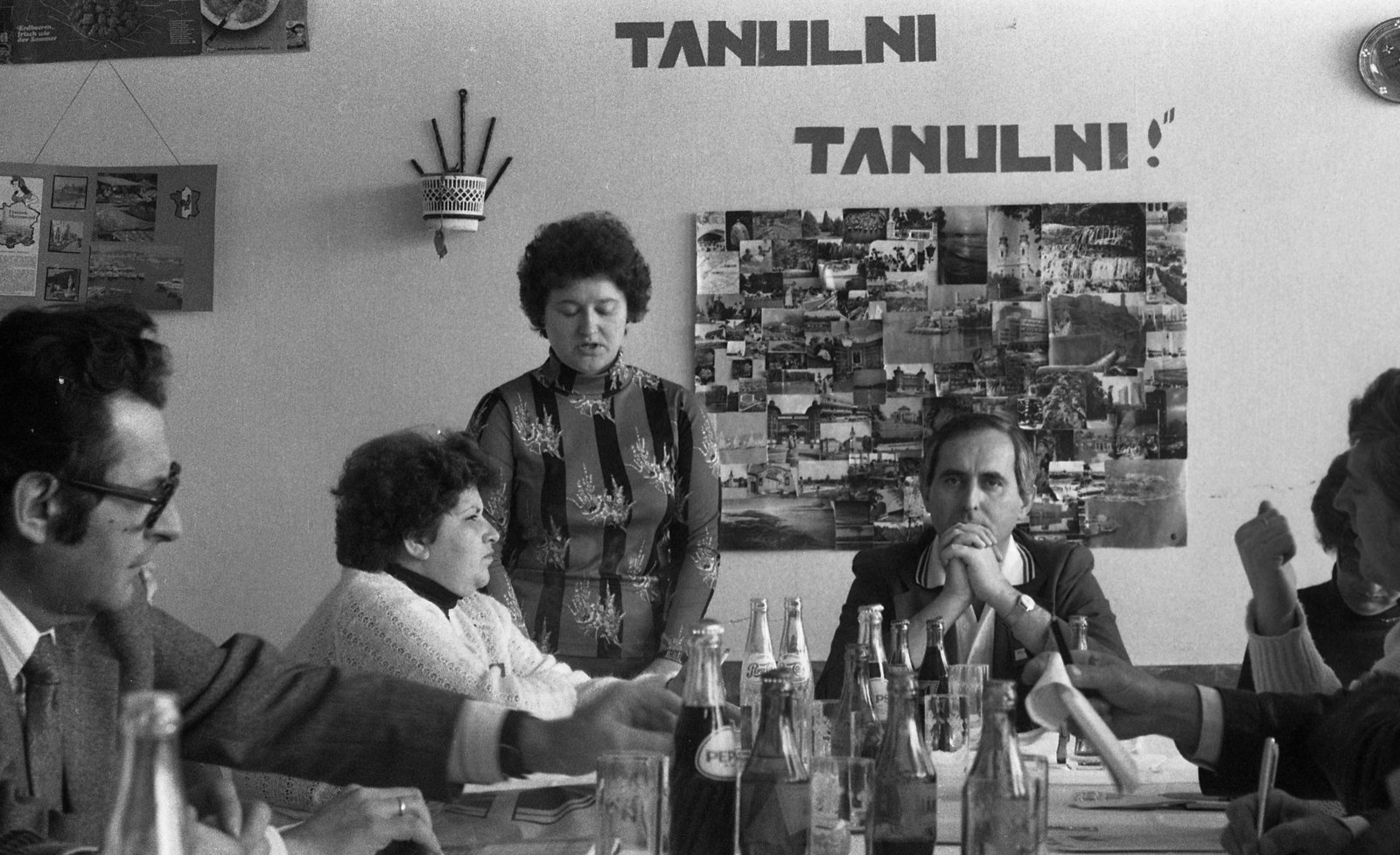 Hungary, 1982, Urbán Tamás, label, Fortepan #125308