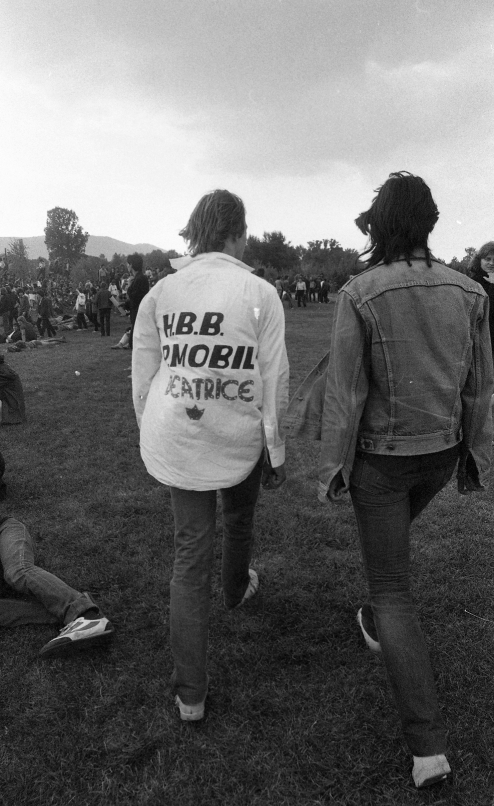 Hungary, Budapest III., Hajógyári-sziget, a felvétel a Fekete Bárányok koncert alkalmával készült., 1980, Urbán Tamás, mass, label, men, Budapest, Fortepan #125355
