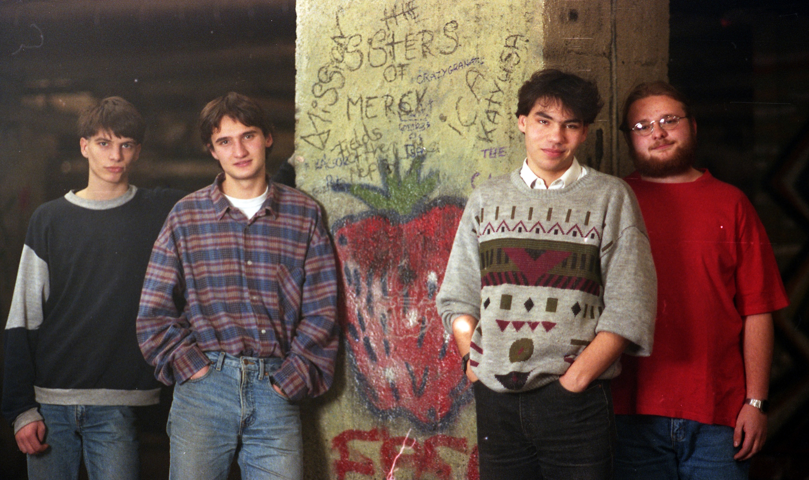 Magyarország, Budapest VIII., Golgota út, Fekete Lyuk, alternatív klub a Vörösmarty Művelődési Ház pincéjében. A felvétel 1992-ben készült., 1990, Urbán Tamás, színes, Budapest, rendszerváltás, Fortepan #125364