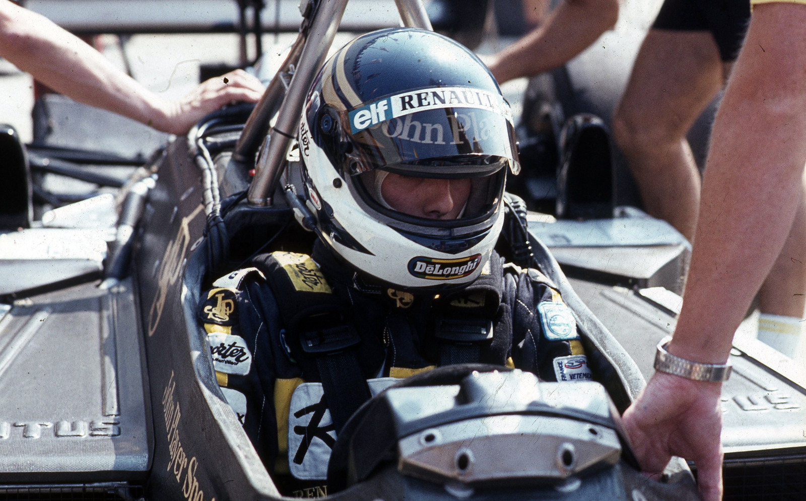 Magyarország, Hungaroring, Mogyoród, Formula-1 első magyar nagydíj, Johnny Dumfries a Lotus-Renault csapat versenyzője., 1986, Urbán Tamás, színes, Forma-1, Fortepan #125429