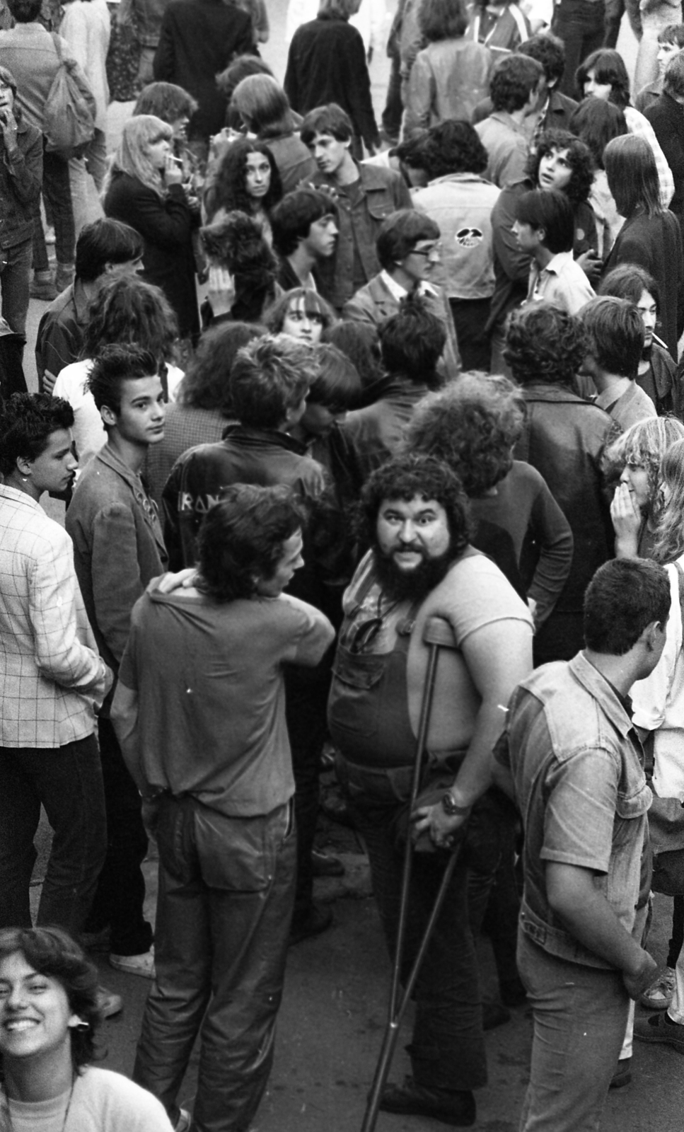 Hungary, Budapest I., Várkert Bazár, Budai Ifjúsági Park, a parkbúcsúztató koncert közönsége, előtérben középen Deák Bill Gyula., 1984, Urbán Tamás, Budapest, Fortepan #125555