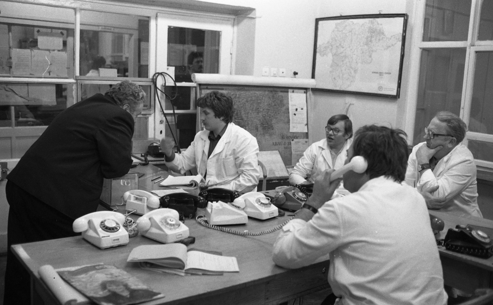 Hungary, Miskolc, Petőfi Sándor utca 18., mentőállomás, irányítóközpont., 1984, Urbán Tamás, Fortepan #125659