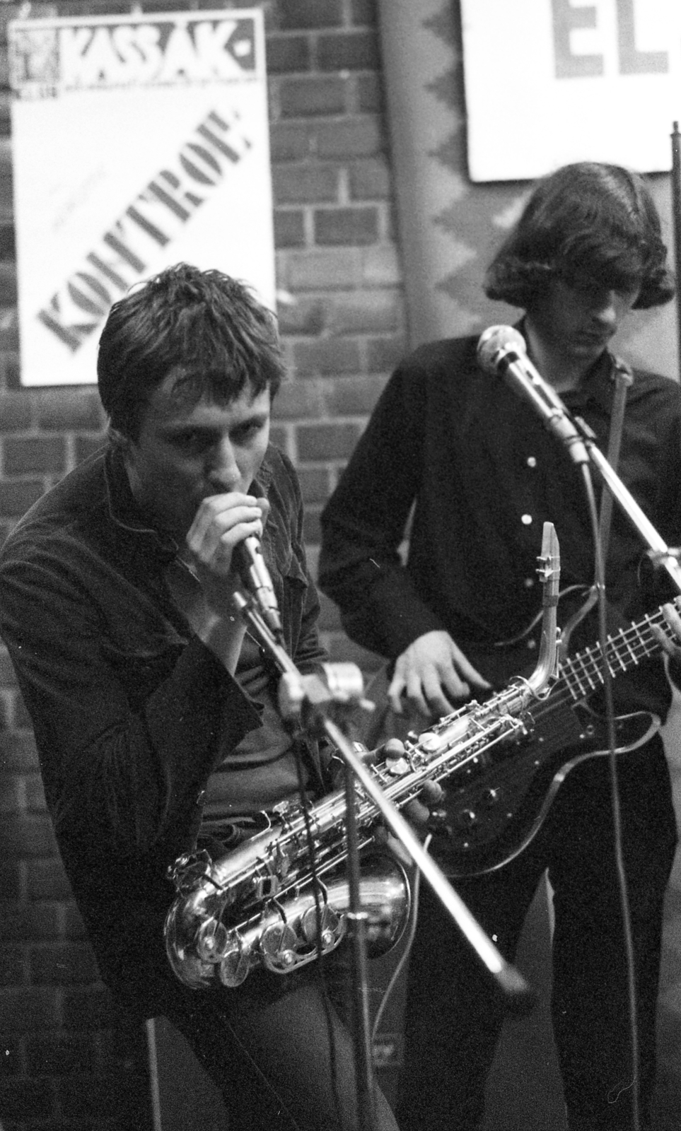 Hungary, Budapest XIV., Kassák Klub, Kontroll Csoport koncert, balról: Hajnóczy Árpád és Farkas Zoltán., 1981, Urbán Tamás, saxophone, Budapest, Fortepan #125694