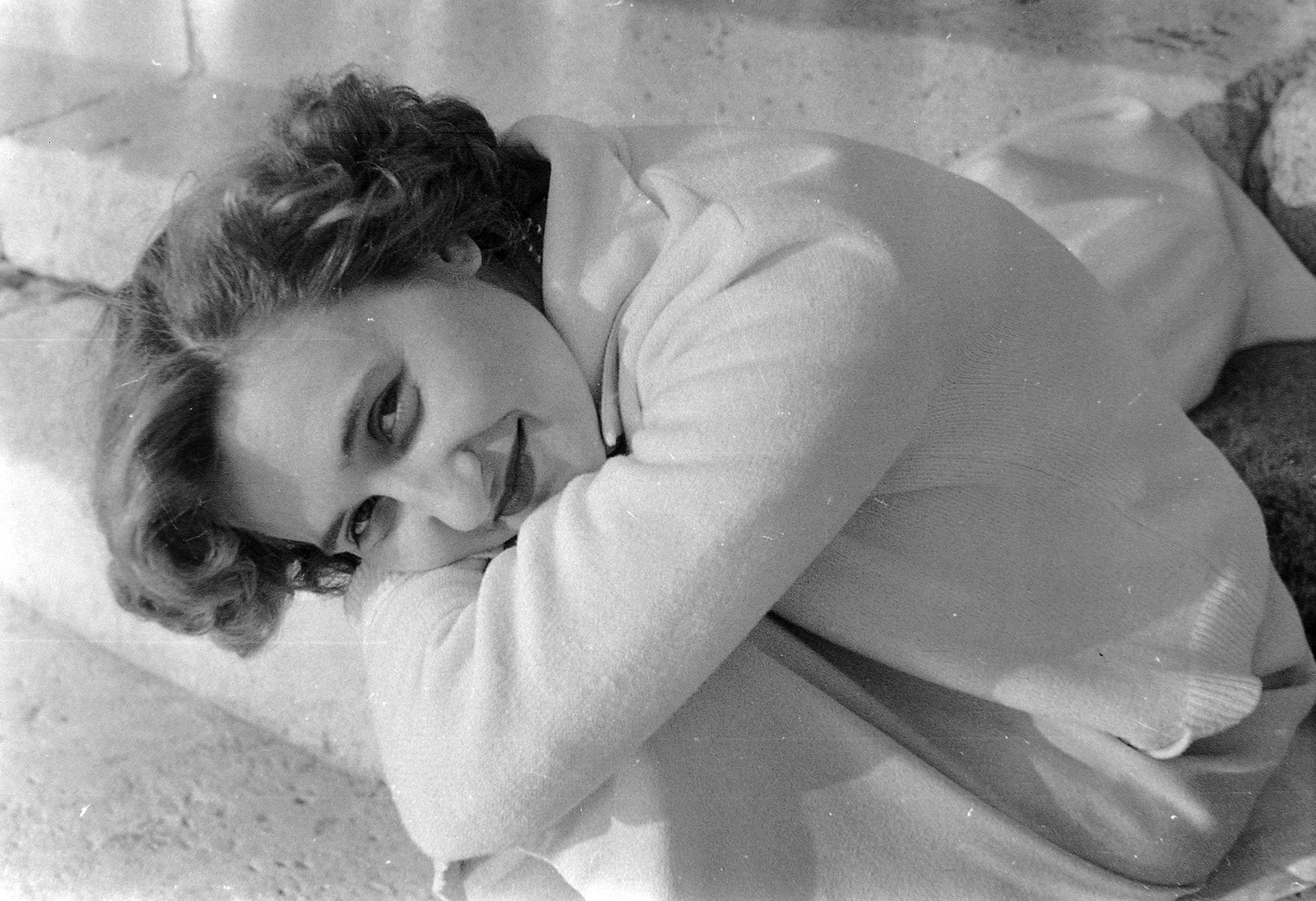 1954, Szent-tamási Mihály, portrait, smile, lady, lipstick, Fortepan #12577