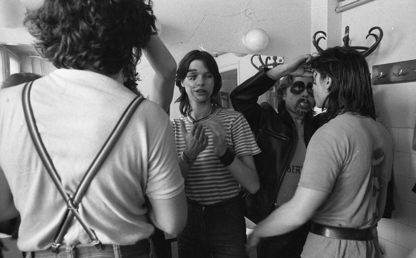 Hungary, a felvétel egy moziban tartott Beatrice koncert előtt készült., 1979, Urbán Tamás, suspenders, face painting, Fortepan #125845