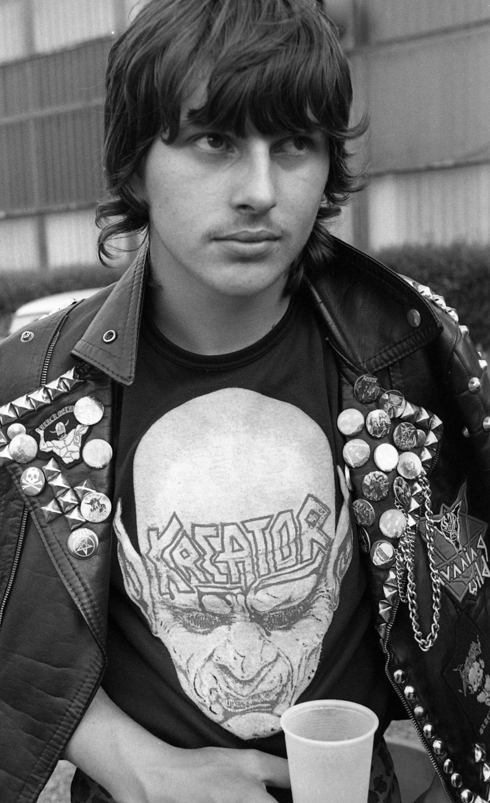 Hungary, Budapest XIV., a Pokolgép együttes koncertjére várakozó az Olimpiai Csarnok mellett. A felvétel 1988. június 4-én készült., 1988, Urbán Tamás, Budapest, Fortepan #125886