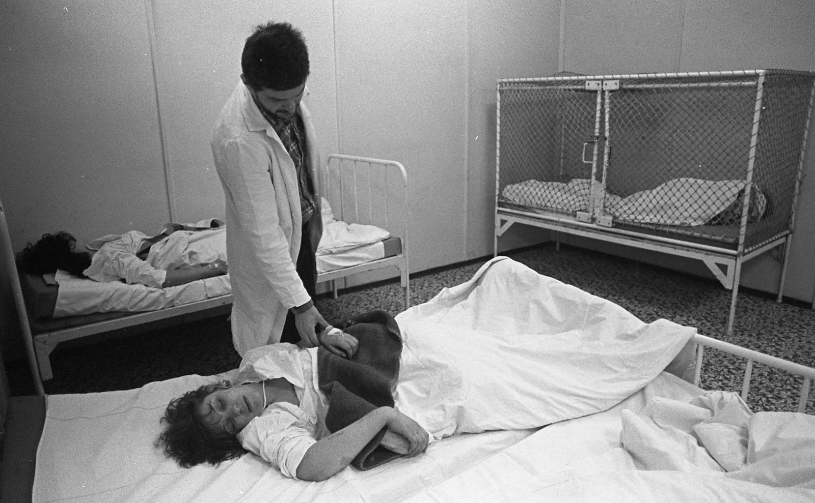 1983, Urbán Tamás, drunk tank, healthcare, Fortepan #125939