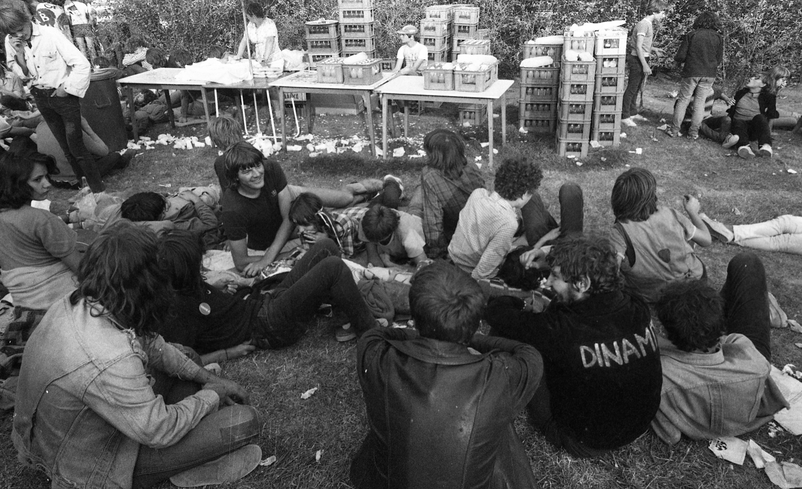 Hungary, Budapest III., Hajógyári-sziget, Szuperkoncert 1981. augusztus 22-én. Ekkor készült az Egy nap rock, Sántha László és Árvay Jolán koncert-dokumentumfilmje., 1981, Urbán Tamás, Budapest, trash, Fortepan #125947