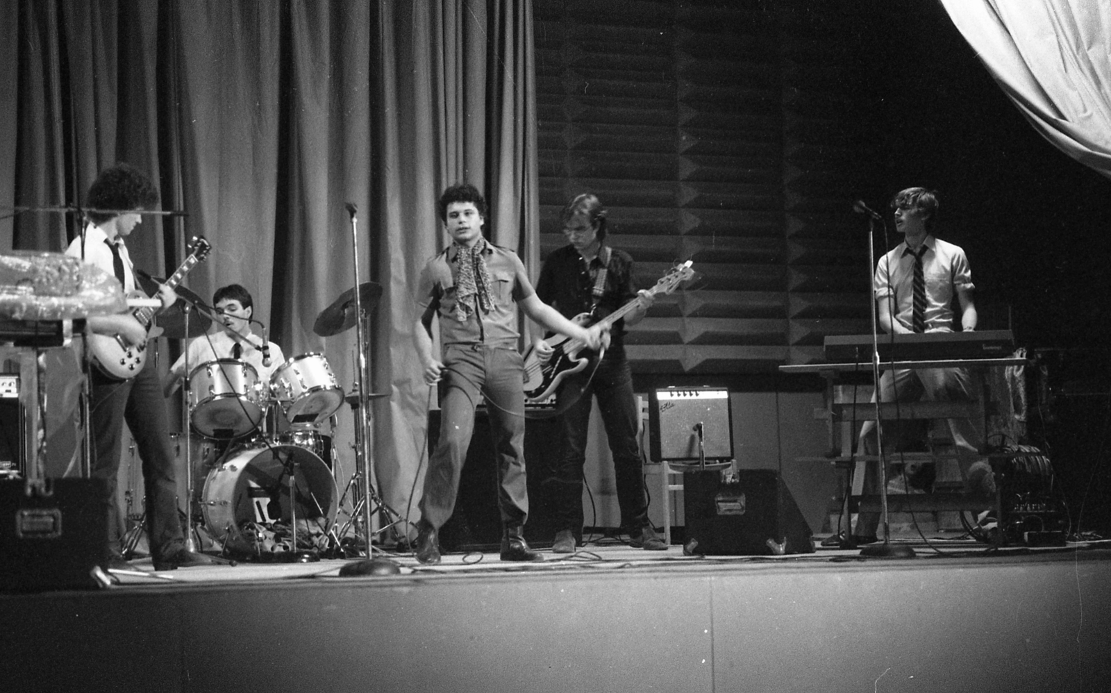 Hungary, 1982, Urbán Tamás, guitar, drum, cymbal, Fortepan #126131