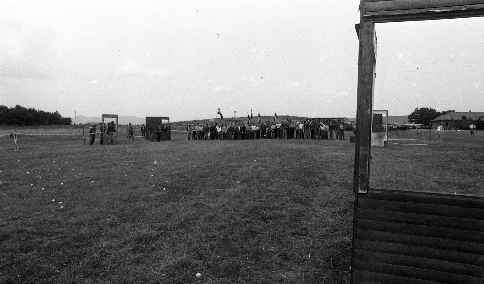 Hungary, Gyöngyös, Pipishegy Repülőtér. A felvétel a munkásőrség tömegoszlatási gyakorlatán készült., 1981, Urbán Tamás, Fortepan #126139